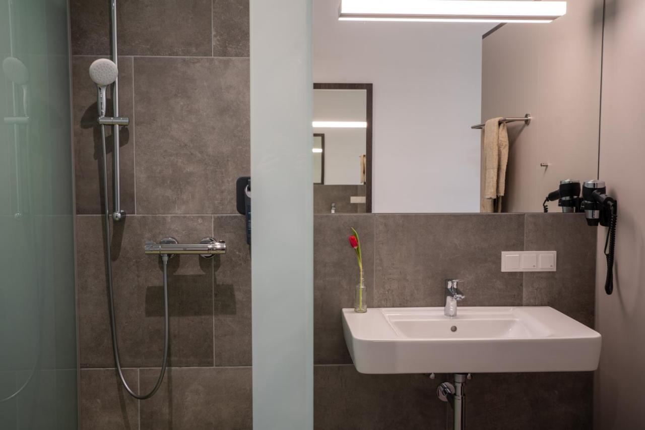 Eee Hotel Graz Pirka Екстериор снимка